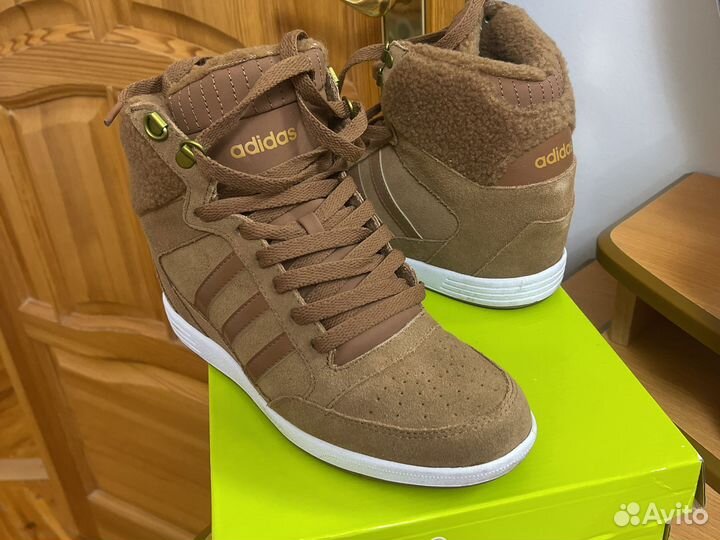 Сникерсы новые женские adidas зима