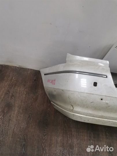 Бампер задний Nissan Presage