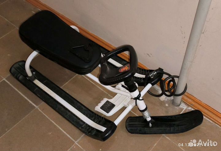 Детский снегокат бу