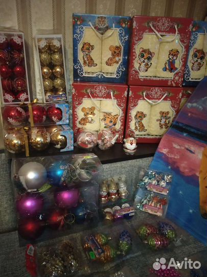 Ёлочные игрушки, украшения, гирлянды