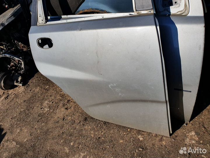 Дверь задняя правая Chevrolet Aveo T200 т200 хетч