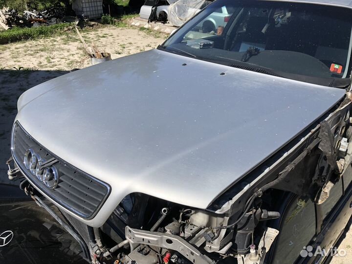 Капот на Audi A6 C4