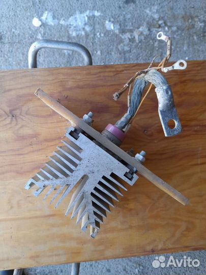 Теристор Т171 на радиаторе