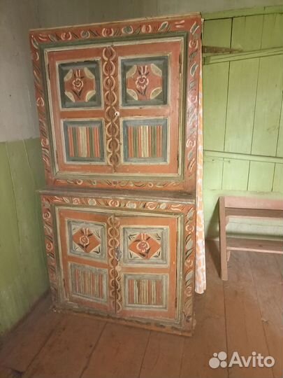 Старинный буфет