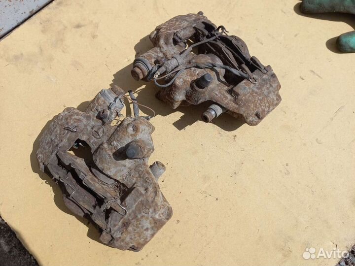 Mercedes Vito(638)(00-03) суппорта тормозные зад