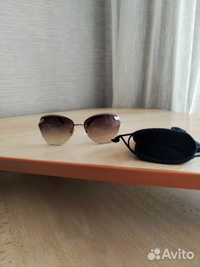 Очки солнцезащитные