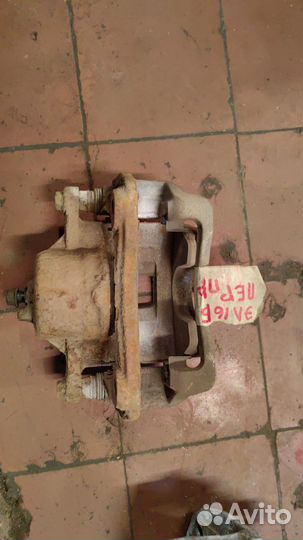 Суппорт передний правый Hyundai Elantra 6