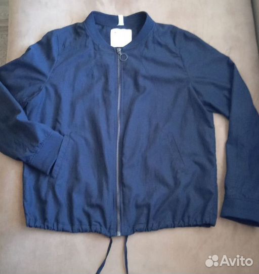 Бомбер ветровка