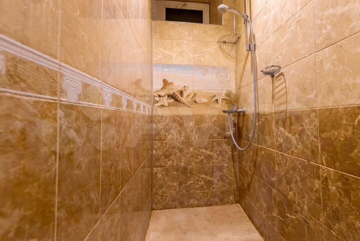 Комната 20 м² в 5-к., 1/1 эт.