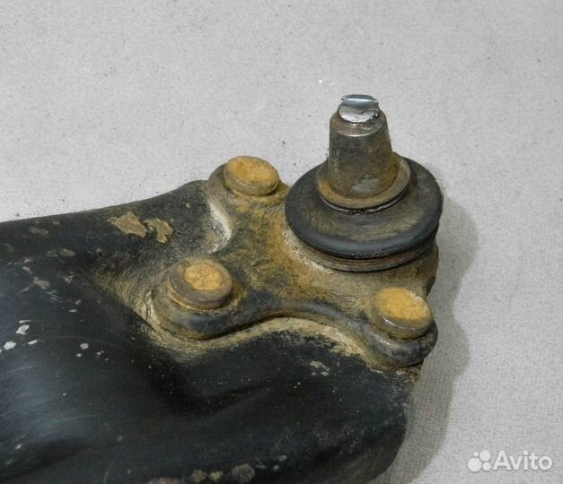 Рычаг передний левый VW Jetta 5