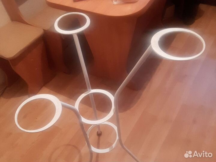 Подставка для цветов напольная металлическая