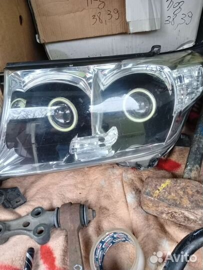 Фары на toyota land cruiser 200 передние