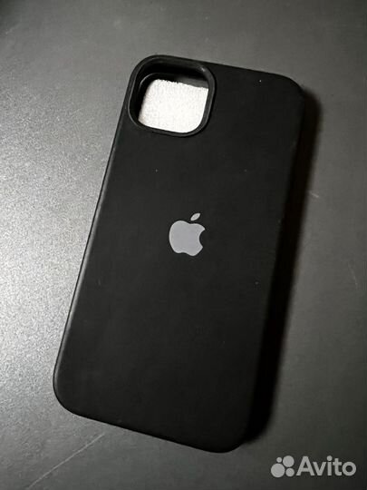 Чехол на iPhone 13