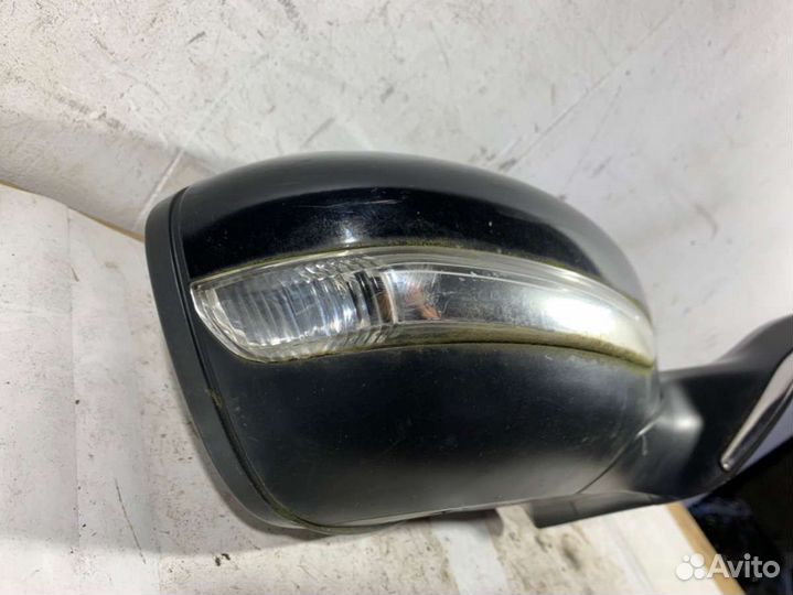 Зеркало правое Peugeot 208 82250937