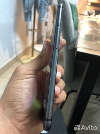 iPhone 8 Plus, 64 ГБ