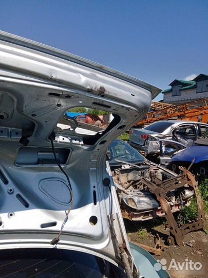 Крышка багажника Audi 80 B3