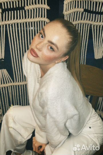 Свитер женский пушистый