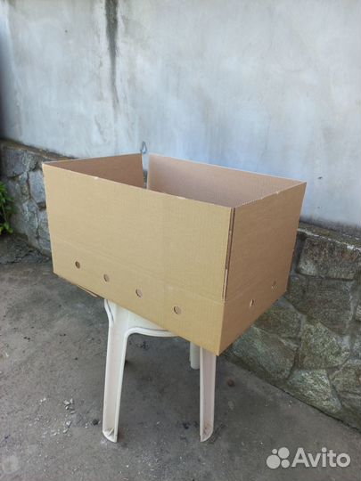 Продаю картоную коробку (гофроящик №125)