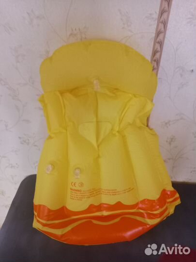Спасательный жилет для детей плюс два нарукавника