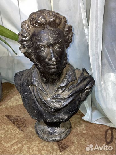 Бюст А.С Пушкина