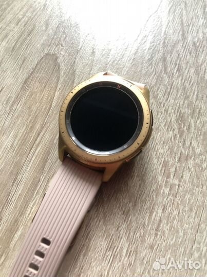 Часы Samsung Galaxy Watch 42mm