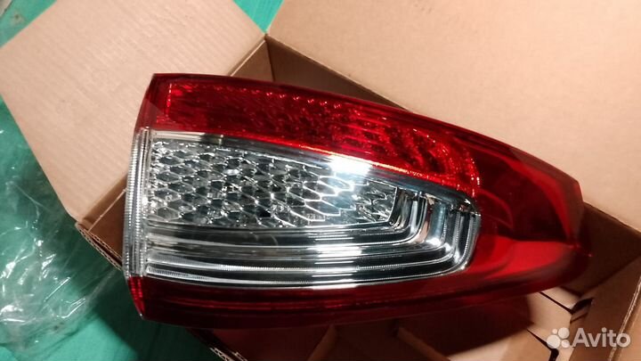 Фонарь задний левый Ford Mondeo