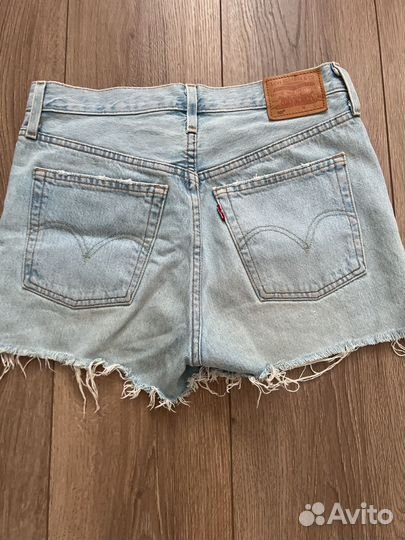 Женские джинсовые шорты42 Levi's