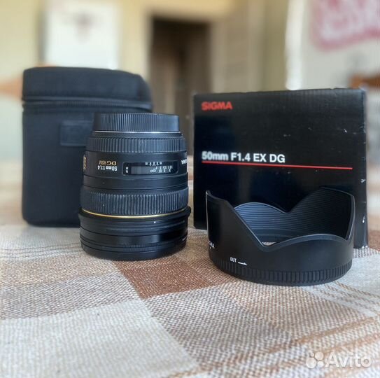 Зеркальный фотоаппарат