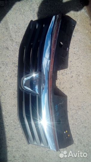 Решетка радиатора Сандеро