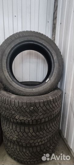 Gislaved Nord Frost 200 SUV 225/60 R17