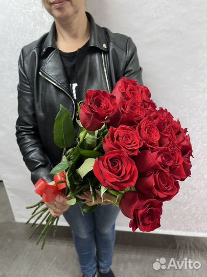 Розы 19 штук 70 см Эквадор