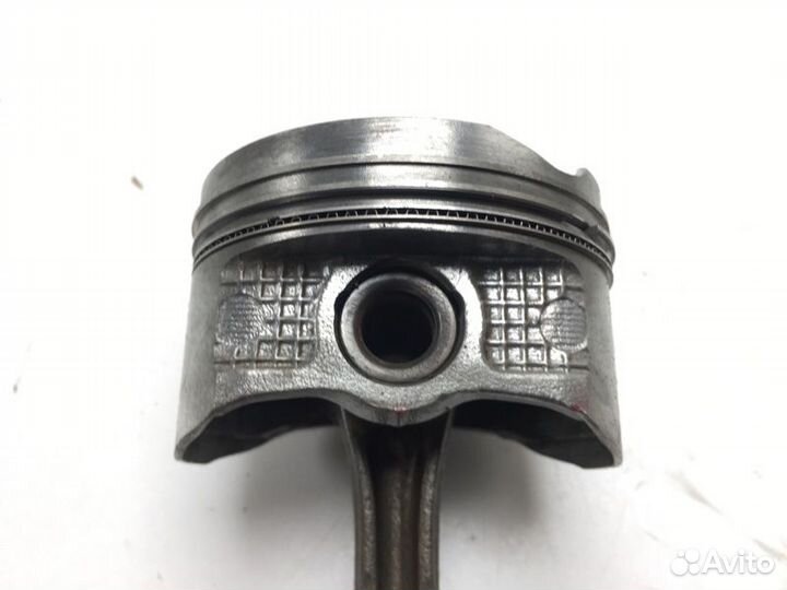 Поршень с шатуном Toyota Funcargo NCP20 2nzfe 2000