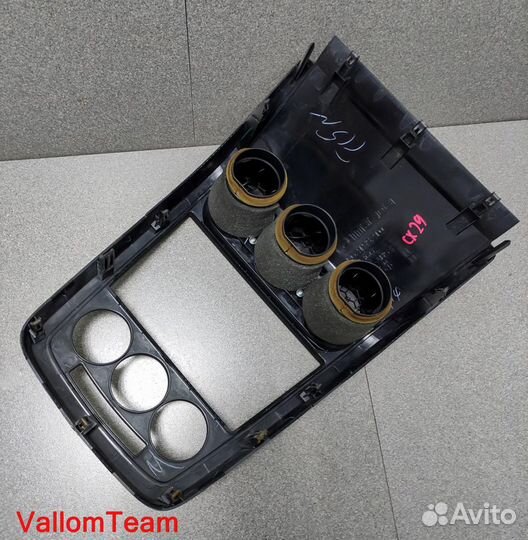 Лот CX29 Накладка консоли передняя Mazda CX-7