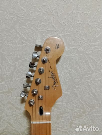 Электрогитара Fender Stratocaster HSS