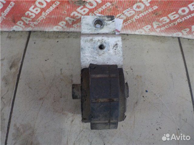 Подушка двигателя правая Toyota Corolla E90 2E