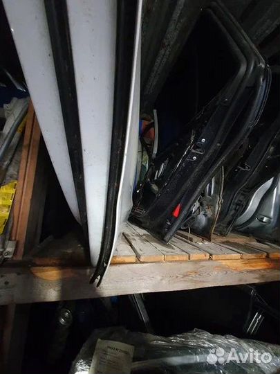 Дверь задняя правая а8 д4 с дефектом