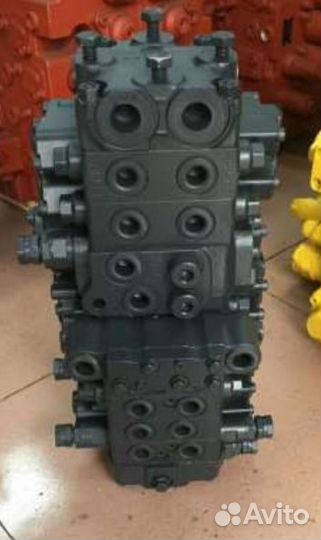 Komatsu PC55 PC56 control valve