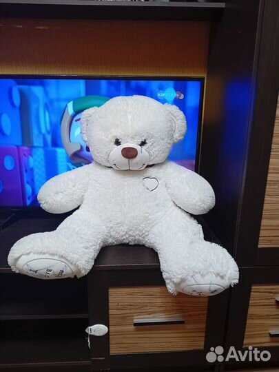 Большой мягкий медведь