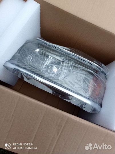 Левая передняя фара