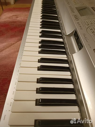Синтезатор Yamaha DGX-300