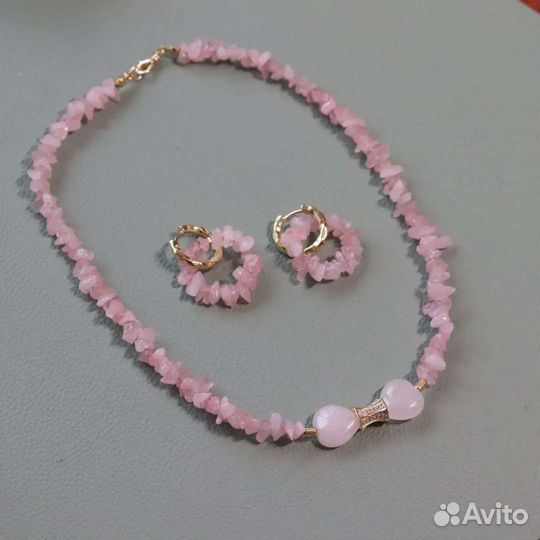 Комплект бусы и серьги из розового кварца