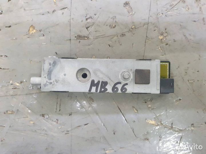 Антенна Mercedes E-Class W212 2.1D 2012