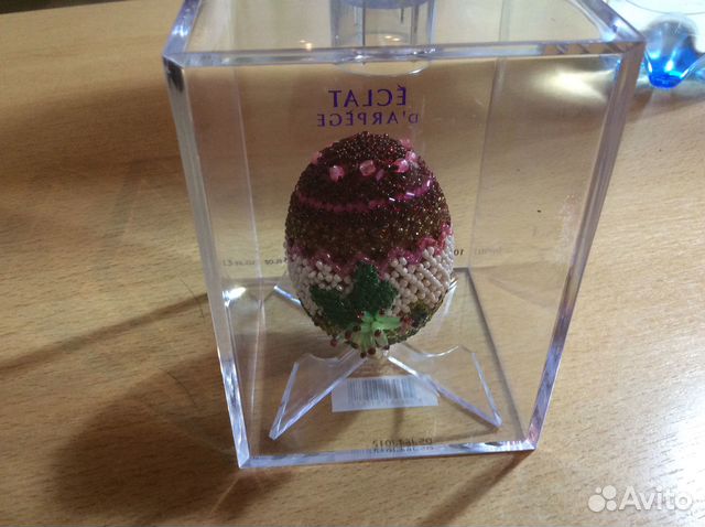 Пасхально яйцо из бисера и подставка под него