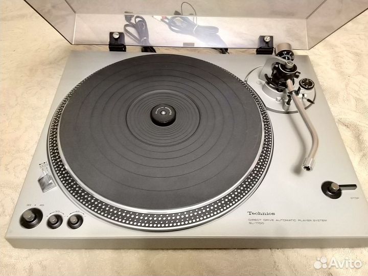 Проигрыватель винила Technics SL-1700