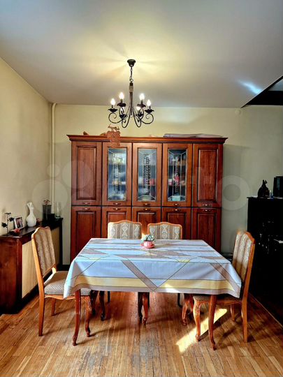 Коттедж 422 м² на участке 8 сот.