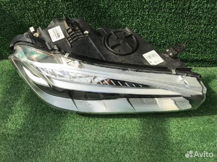 Фара правая BMW X6