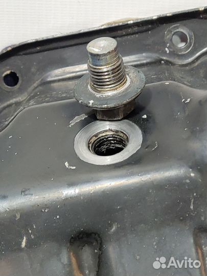 Поддон двигателя Toyota Avensis