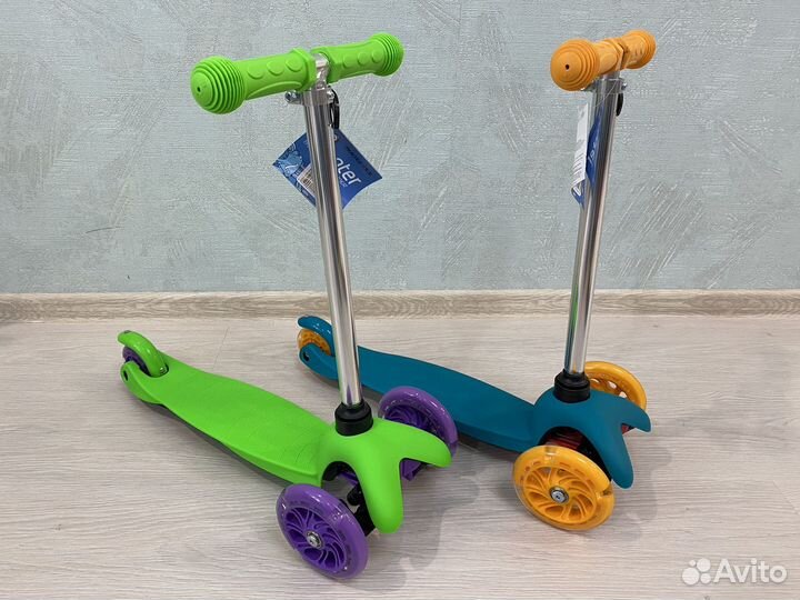 Самокат трехколесный новый