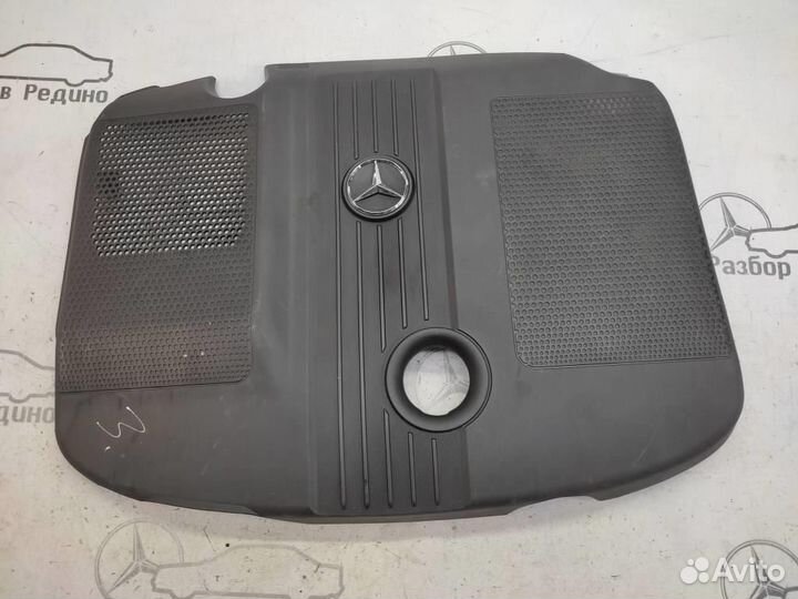 Крышка двигателя декоративная w204 C-class 651