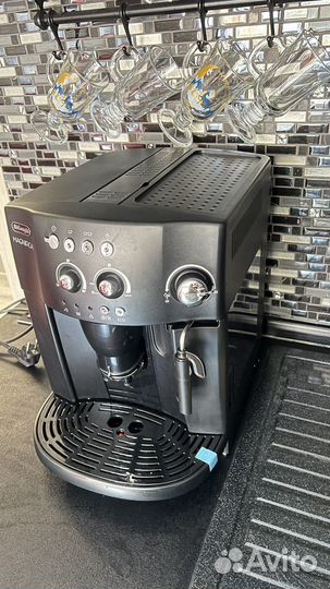 Кофемашина delonghi magnifica